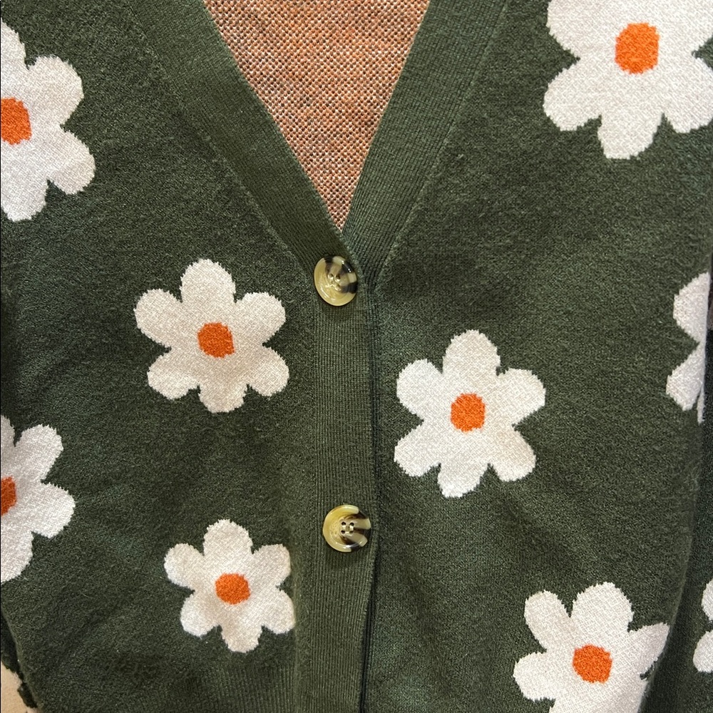 Willow &  Wind XS green cardigan with flowers - Picture 2 of 3